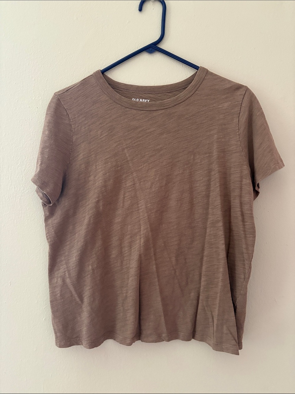 Old Navy Short Sleeve Crewneck Tee in Taupe Brown
